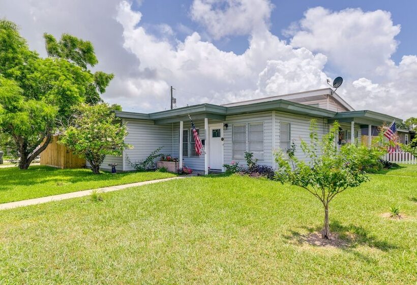 Corpus Christi Home W/ Grill, 3 Blocks To Bay!