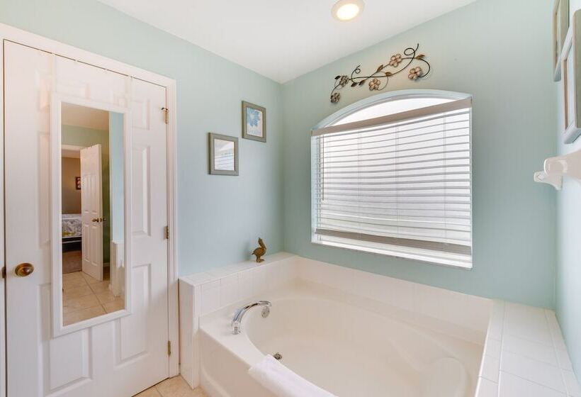 Haines City Golf Getaway: Lanai W/ Private Pool!