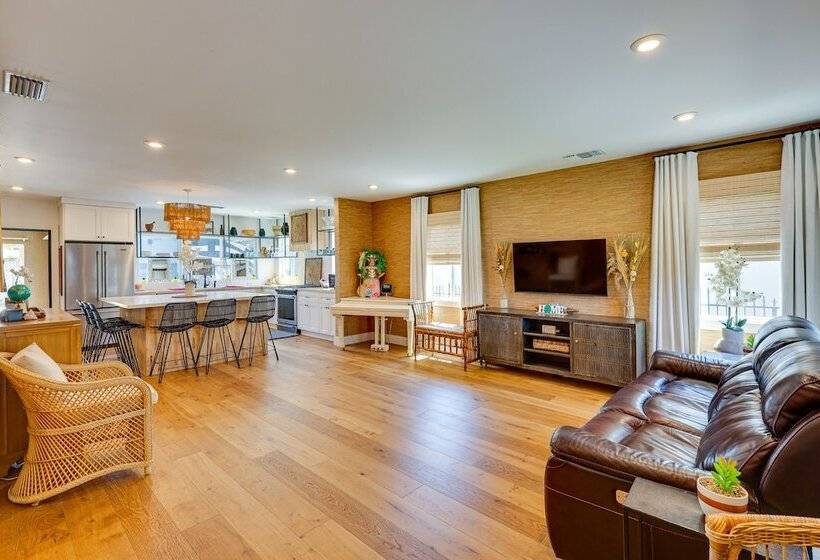 Hawthorne Home W/ Covered Patio & Basketball Court