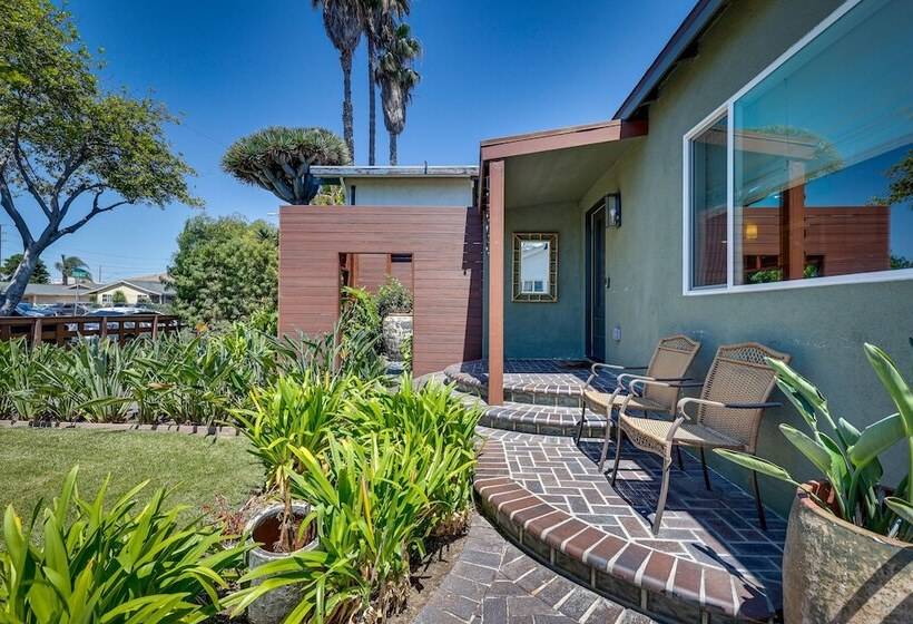 Hawthorne Home W/ Covered Patio & Basketball Court