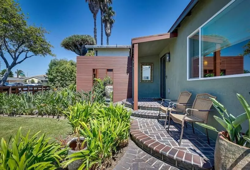 Hawthorne Home W/ Covered Patio & Basketball Court