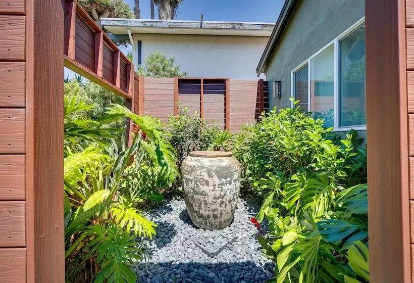 Hawthorne Home W/ Covered Patio & Basketball Court