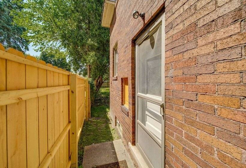 Historic Detroit Bungalow: Pet & Family Friendly