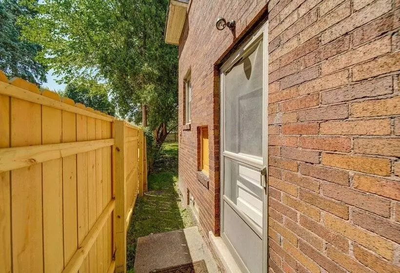 Historic Detroit Bungalow: Pet & Family Friendly