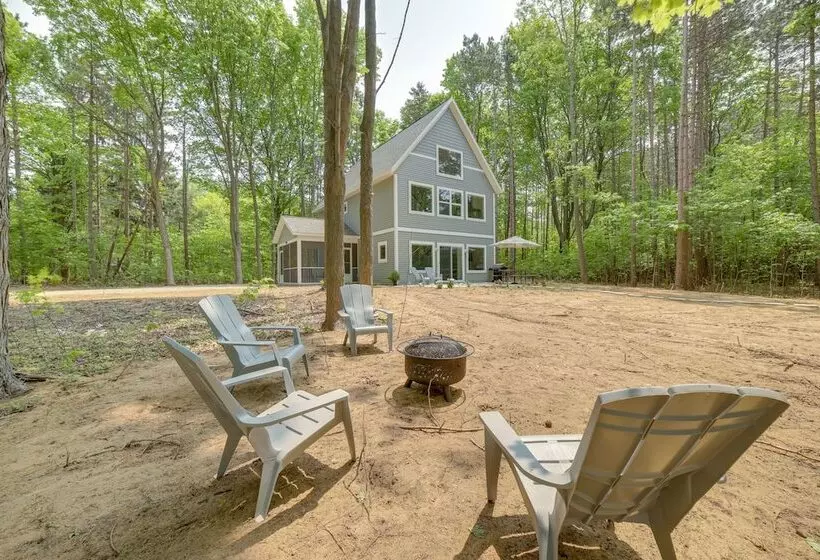 Holland Home W/ Fire Pit: Walk To Lake Michigan!