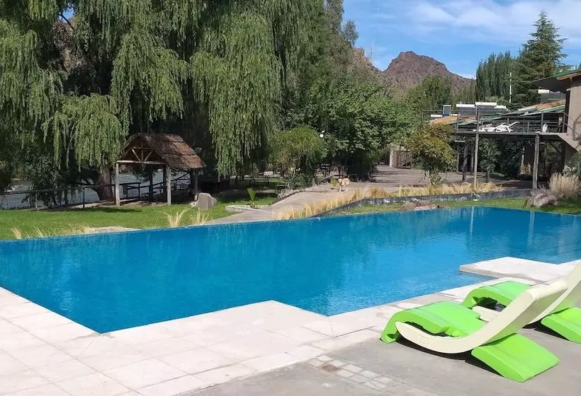 Hotelli Cabañas Del Cerro