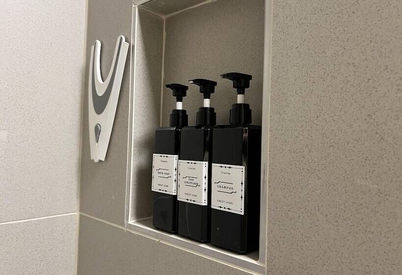 هتل Charming 1 Bed Lodge In Woodland Setting