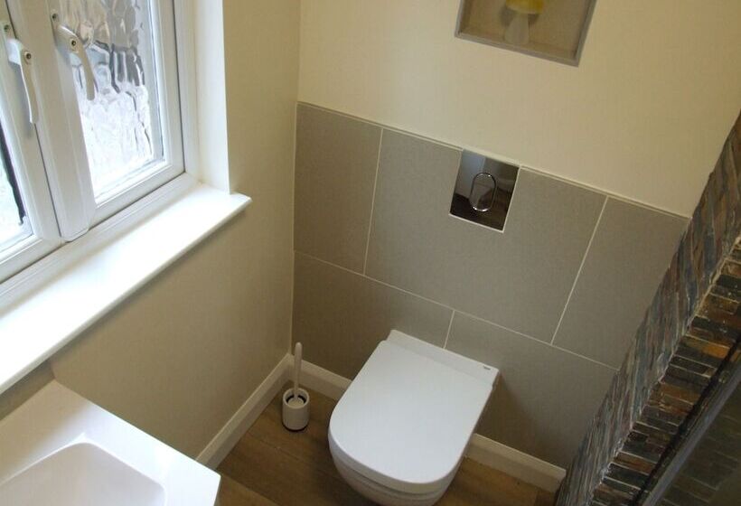 هتل Charming 1 Bed Lodge In Woodland Setting