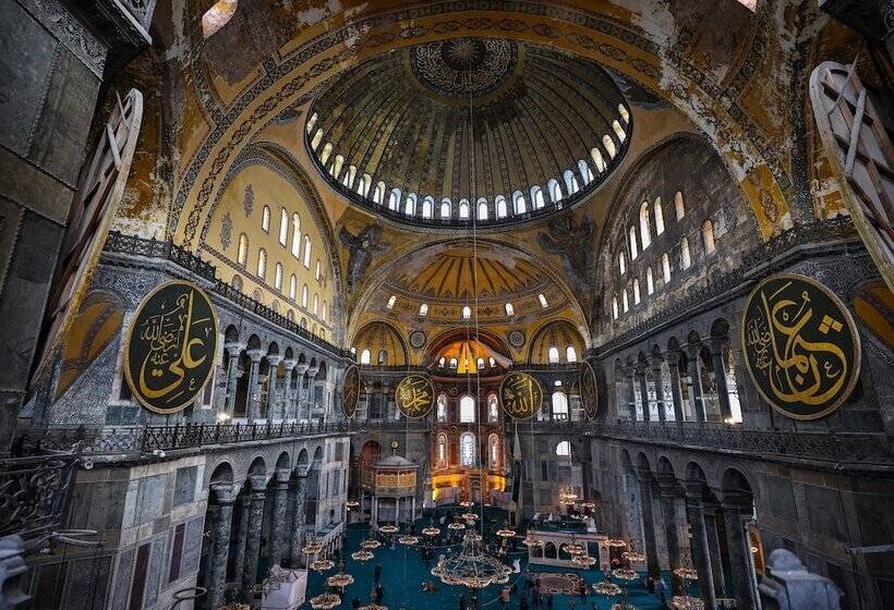 Отель Gulliver Mansion