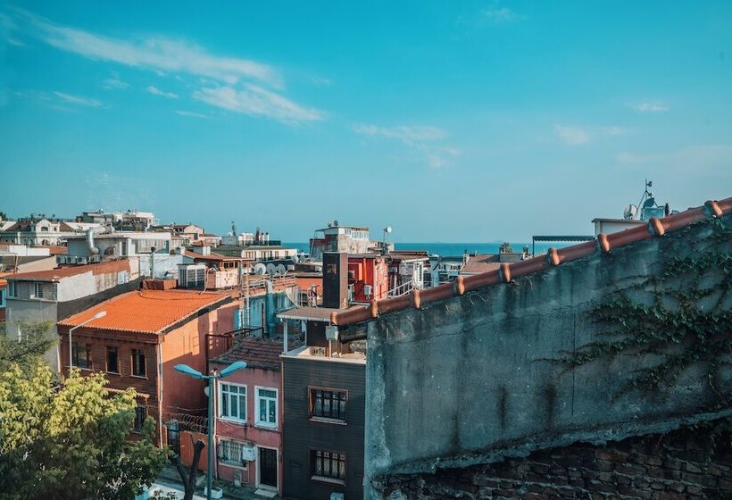 Отель Gulliver Mansion