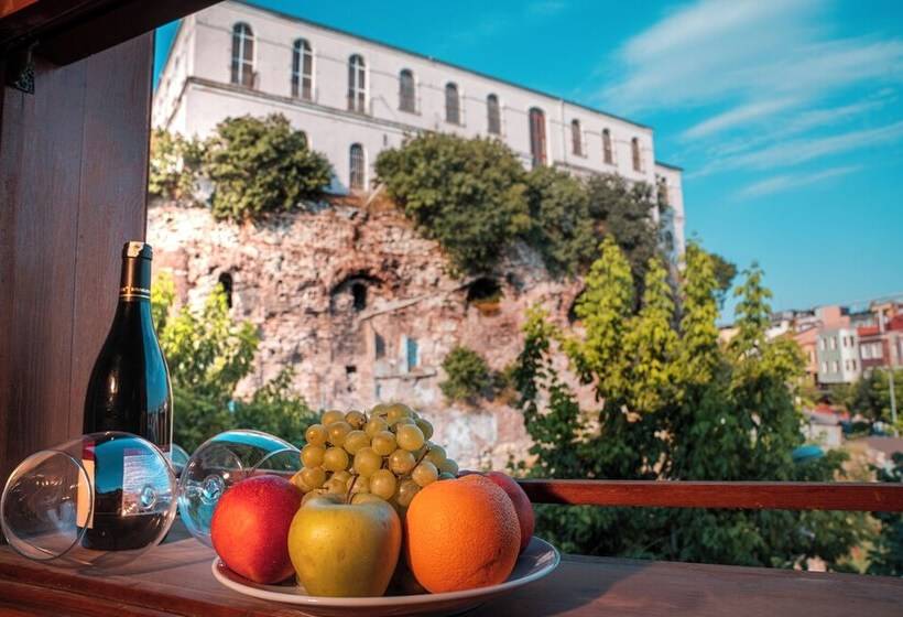 Отель Gulliver Mansion