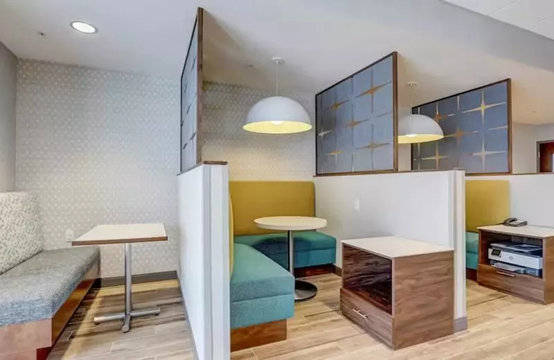ホテル Hampton Inn & Suites Cincinnati Midtown Rookwood