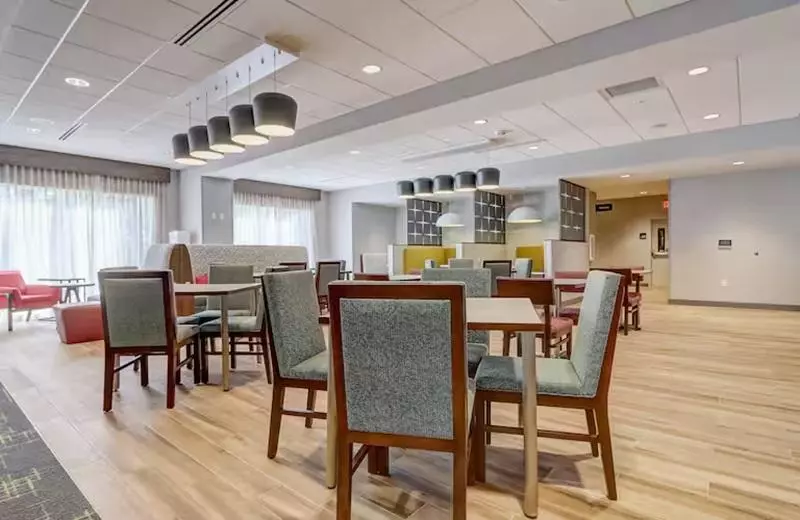 ホテル Hampton Inn & Suites Cincinnati Midtown Rookwood