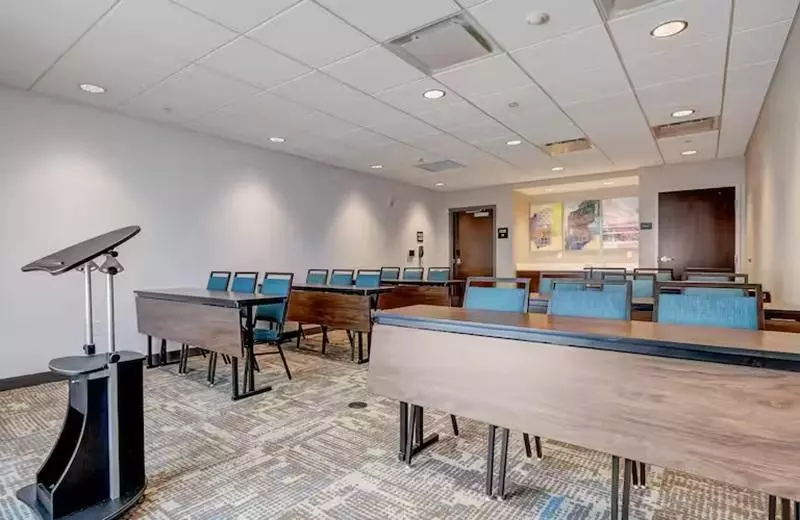 ホテル Hampton Inn & Suites Cincinnati Midtown Rookwood