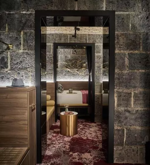 Hotelli The Interlude