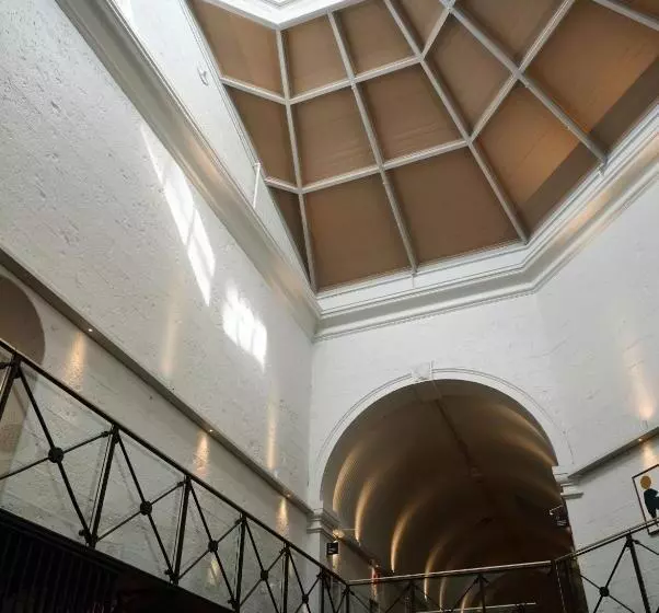 Hotelli The Interlude