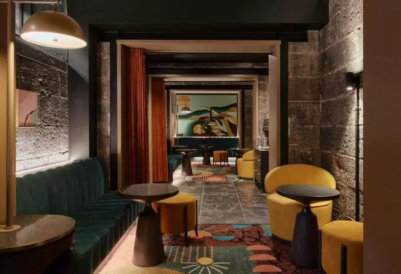 Hotelli The Interlude