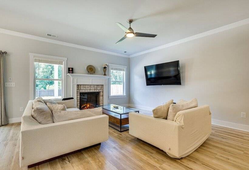 Huntsville Oasis W/ Basketball Court & Patio!