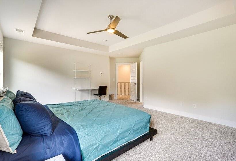 Huntsville Oasis W/ Basketball Court & Patio!