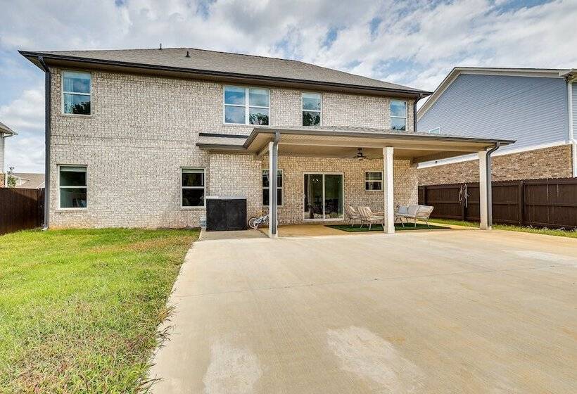 Huntsville Oasis W/ Basketball Court & Patio!
