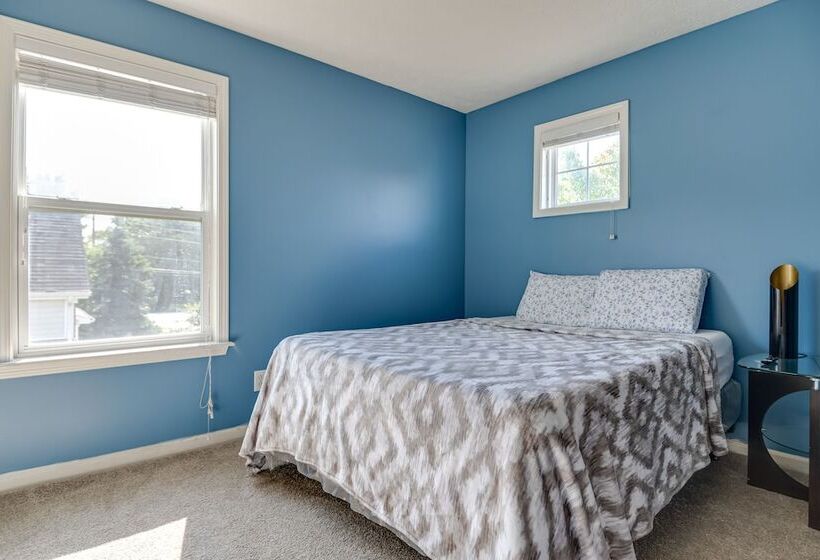 Indianapolis Home W/ Patio & Community Pool!