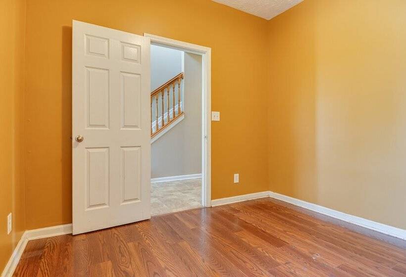 Indianapolis Home W/ Patio & Community Pool!