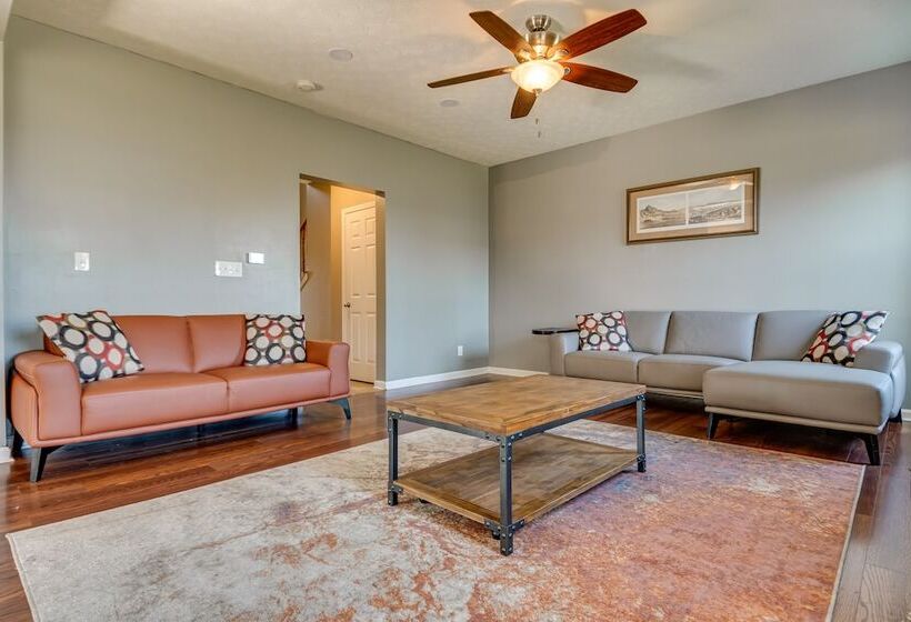 Indianapolis Home W/ Patio & Community Pool!