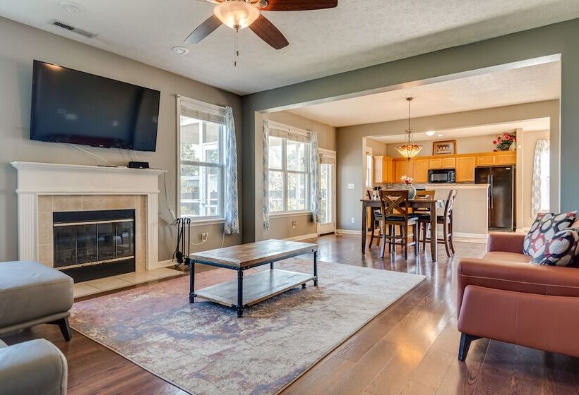 Indianapolis Home W/ Patio & Community Pool!