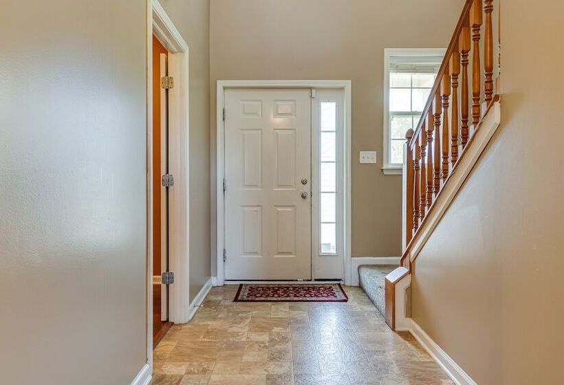 Indianapolis Home W/ Patio & Community Pool!