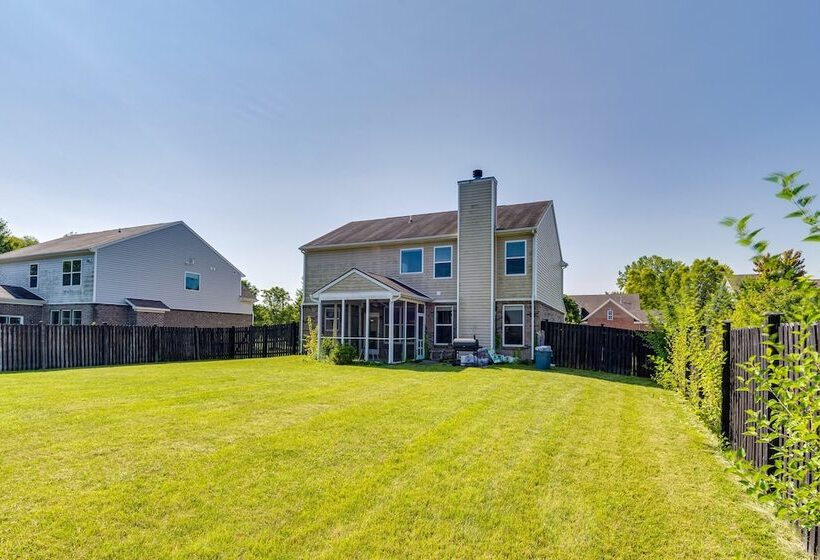 Indianapolis Home W/ Patio & Community Pool!