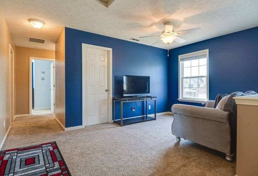 Indianapolis Home W/ Patio & Community Pool!