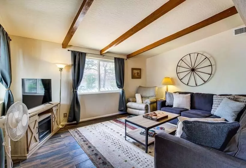 Furnished Porch + Gas Grill: Lakeside Cottage Stay