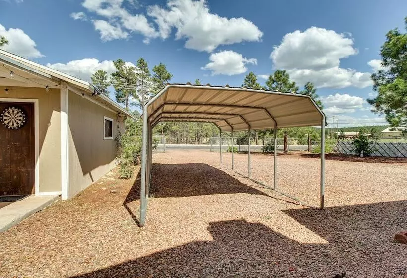 Furnished Porch + Gas Grill: Lakeside Cottage Stay