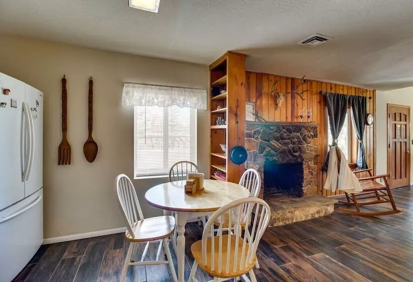 Furnished Porch + Gas Grill: Lakeside Cottage Stay