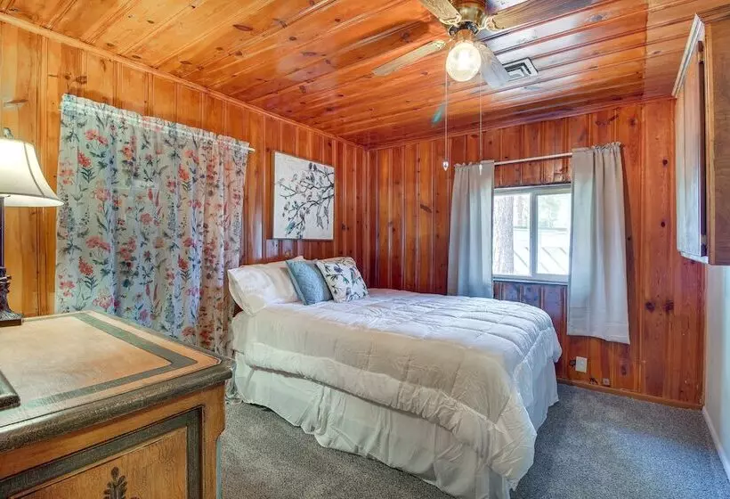 Furnished Porch + Gas Grill: Lakeside Cottage Stay