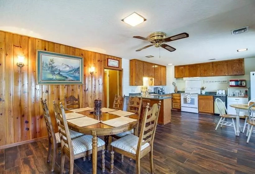 Furnished Porch + Gas Grill: Lakeside Cottage Stay