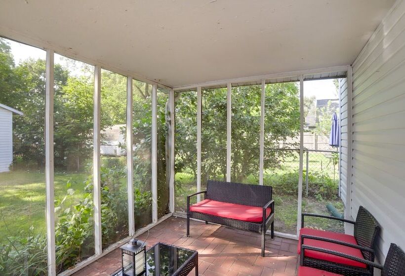 Lovely Home In South Bend: Walk To Notre Dame!