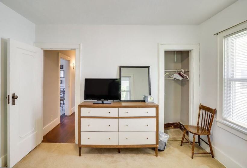 Lovely Home In South Bend: Walk To Notre Dame!