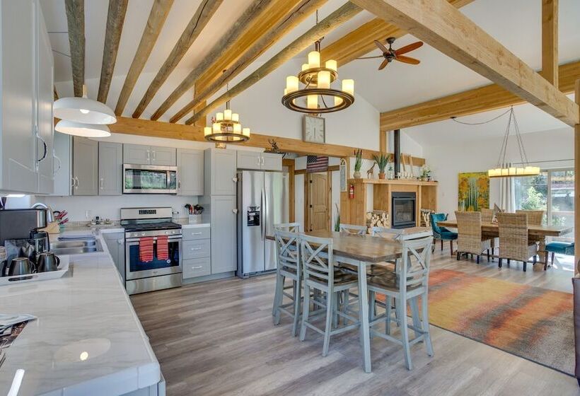 Magnificent Ouray Home W/ Deck & Mountain Views!