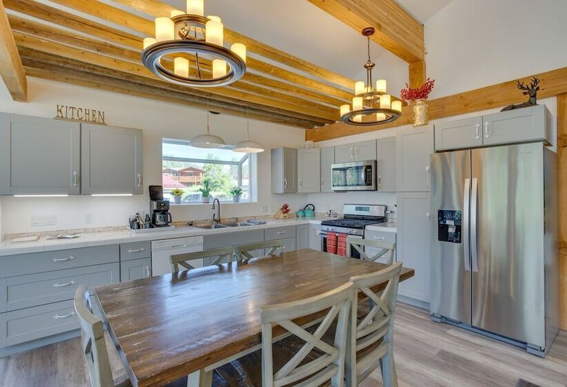 Magnificent Ouray Home W/ Deck & Mountain Views!