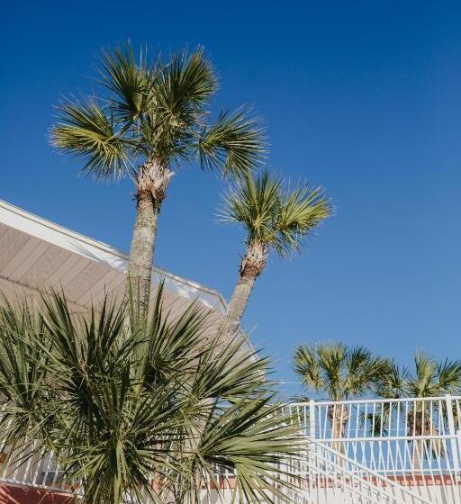 モーテル The Local St. Augustine