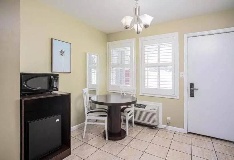 Motelli The Local   St. Augustine