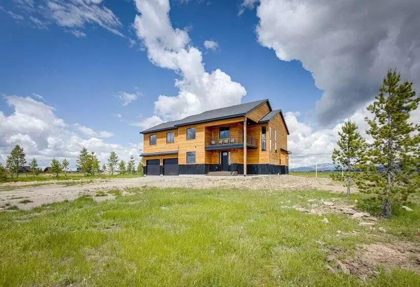 Mountain View Island Park Cabin Near Outdoor Rec!