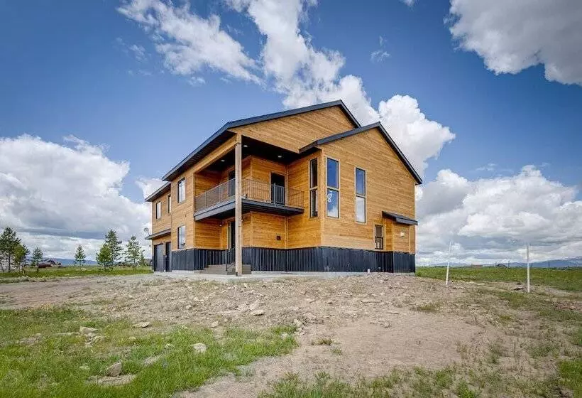 Mountain View Island Park Cabin Near Outdoor Rec!