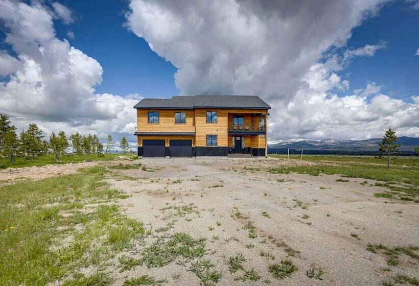 Mountain View Island Park Cabin Near Outdoor Rec!