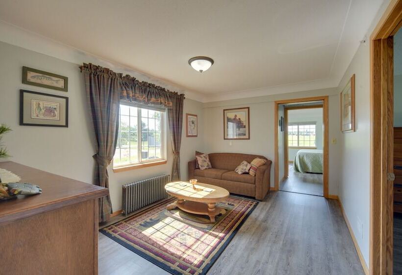 Nature S Paradise: Rustic Retreat In Wisconsin!