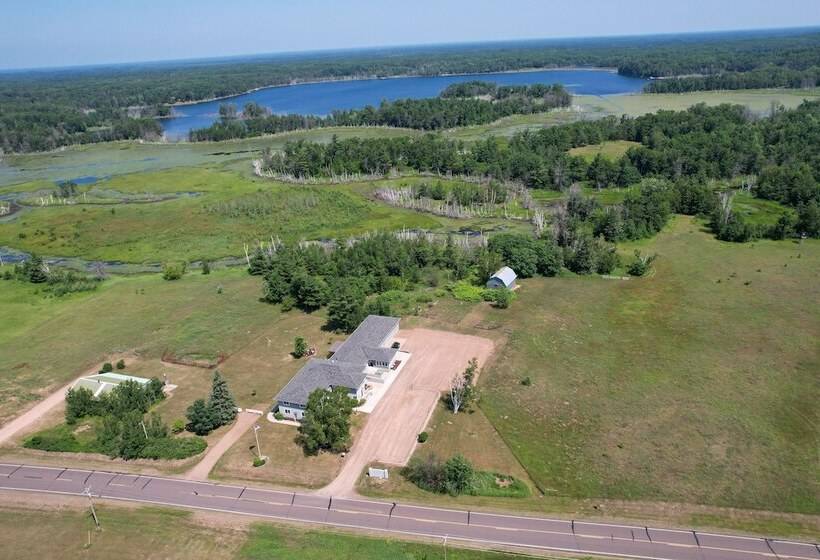 Nature S Paradise: Rustic Retreat In Wisconsin!