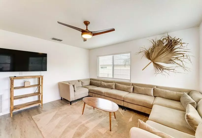 Nokomis Home W/ Screened Pool, 3 Mi To Beaches!