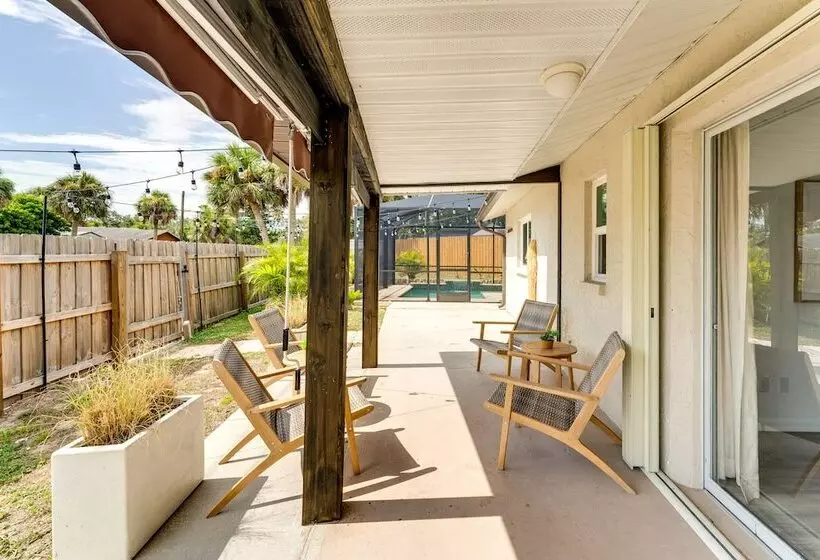 Nokomis Home W/ Screened Pool, 3 Mi To Beaches!