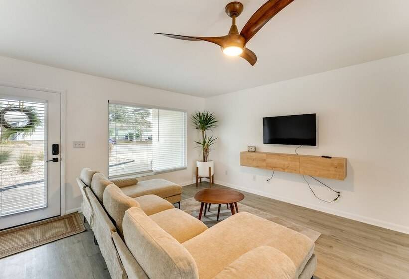 Nokomis Home W/ Screened Pool, 3 Mi To Beaches!